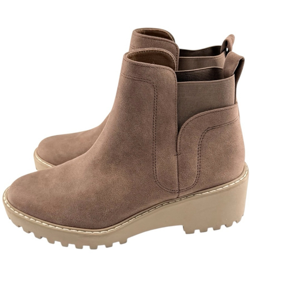 NWOB DV Dolce Vita Rielle Wedge Ankle Boots Brown Size 8 - Picture 1 of 6